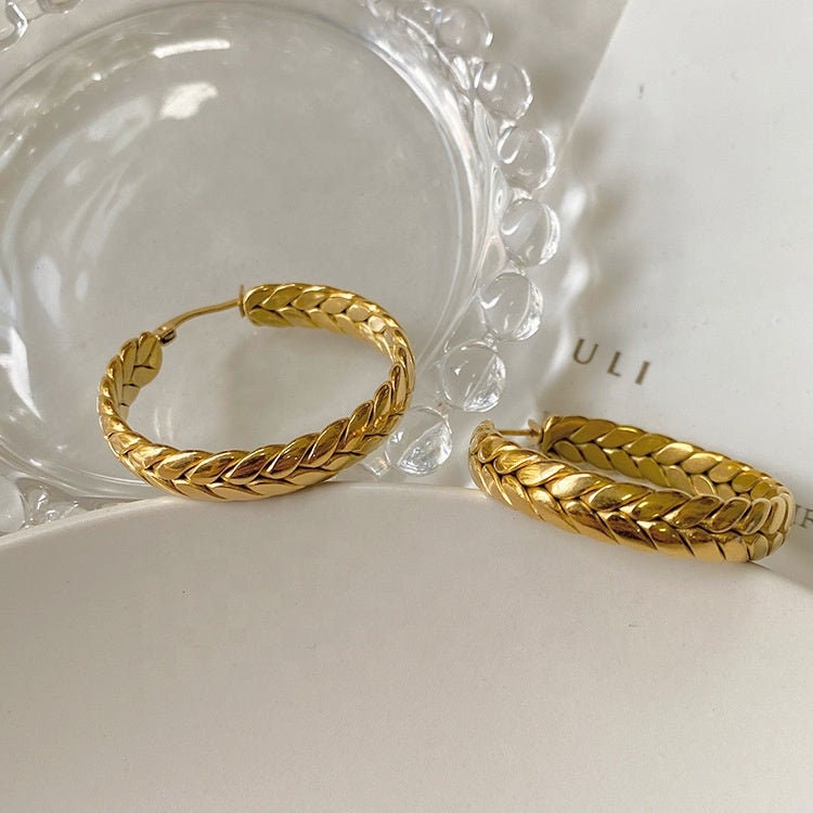 RAITA Herringbone Twisted Hoop Earrings, Large Gold Dangle Drop Jewelry, Simple Vintage Huggie, Unique Korean Designer Kawaii Gift for Her