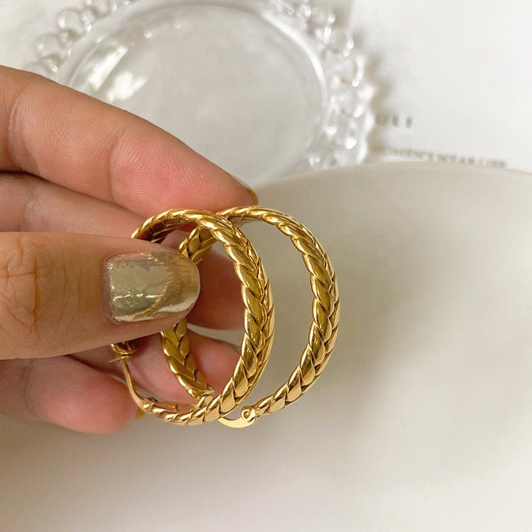 RAITA Herringbone Twisted Hoop Earrings, Large Gold Dangle Drop Jewelry, Simple Vintage Huggie, Unique Korean Designer Kawaii Gift for Her